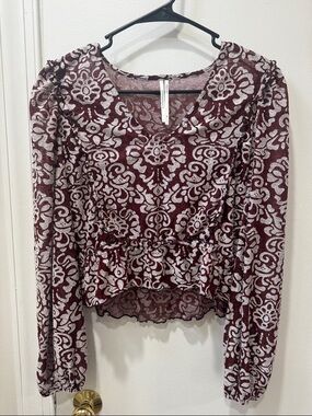 Anthropologie Women's Burgundy Floral Pattern V-Neck Peplum Top